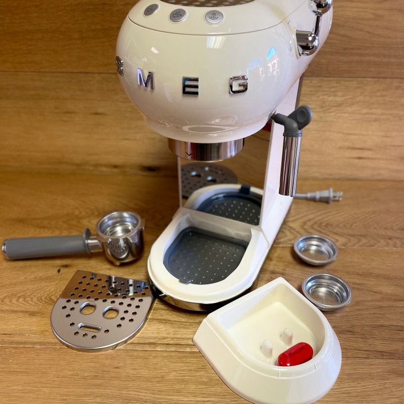 スメッグ エスプレッソマシン メーカー レトロスタイル Smeg Espresso