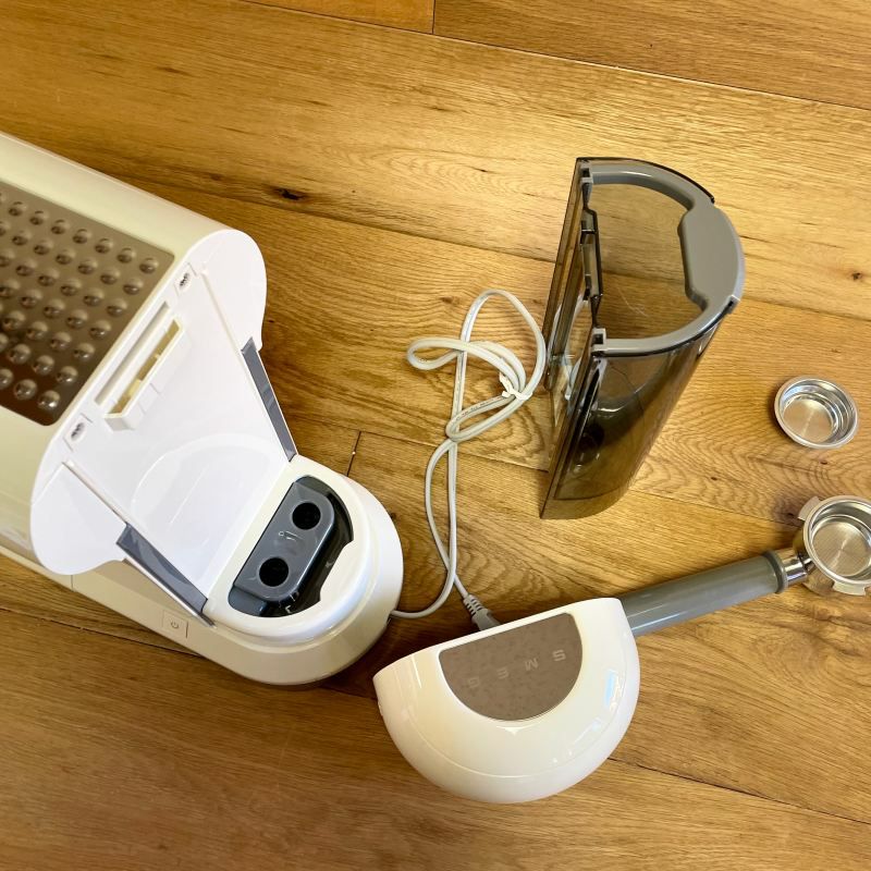 スメッグ エスプレッソマシン メーカー レトロスタイル Smeg Espresso