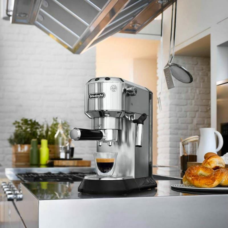 新品デロンギエスプレッソマシン デロンギ エスプレッソマシン DeLonghi EC685M Dedica Deluxe espresso