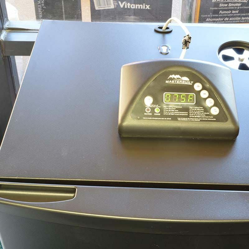 本格燻製機 電気スモーカー デジタル温度管理 タイマー付 Masterbuilt
