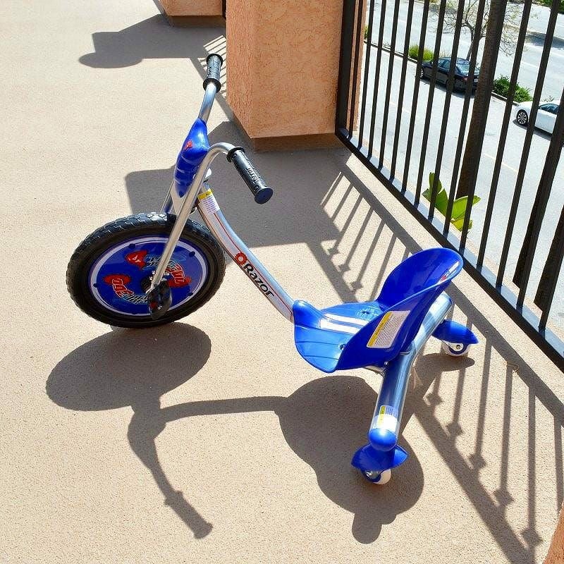 レーザー リップライダーキャスタートライク 三輪車 Razor RipRider