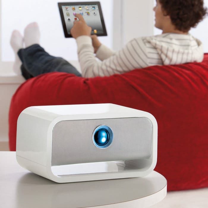 【送料無料】ビッグブルースタジオワイヤレスブルートゥーススピーカーブラックBigBluStudioWirelessBluetoothSpeakerBlack【smtb-k】【kb】