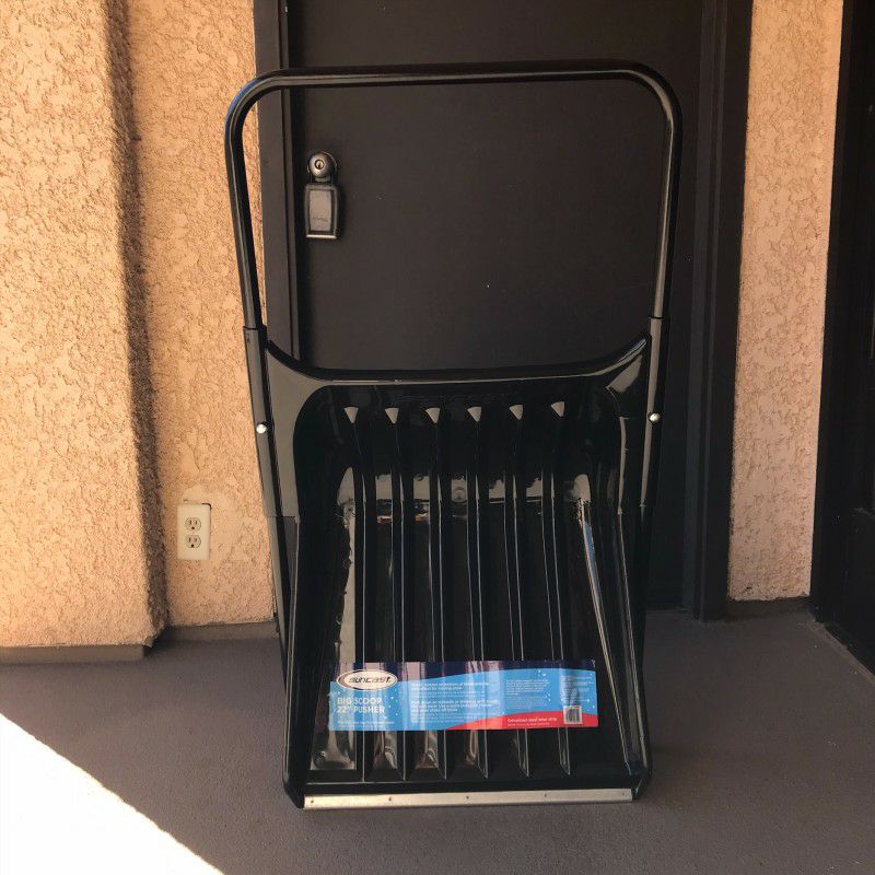 雪かきスノーダンプ幅56cm大きいワイド除雪用具シャベルアメリカ製SuncastSF185022-InchBigScoopSnowShovelwithWearStrip