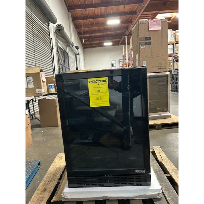 冷蔵庫ビルトイン最大177缶ビバレッジクーラーガラスドアブラックステンレスニューエアーNewAirNBC177BS00BeverageCooler,177Can,BlackStainlessSteel家電