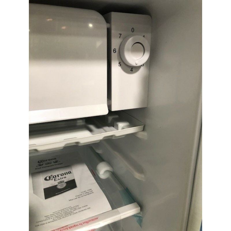 コロナ ビール 冷蔵庫 70L コンパクト Koolatron Corona 2.4 cu. ft