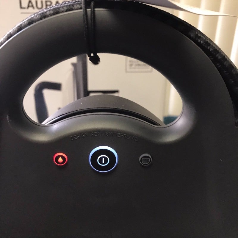 スイス製スチームアイロンリフトLAURASTARLIFTWHITESTEAMIRON家電