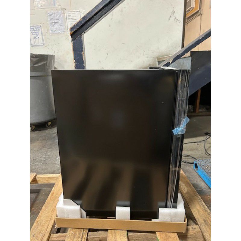 冷蔵庫90缶ガラスドアブラックミニバービバレッジクーラーニューエアーおしゃれかっこいいオフィス事務所ホテル客室NewAirBeverageRefrigeratorCoolerwith90CanCapacity-MiniBarBeerFridgewithRightHingeGlassDoorAB-850BBlack家電