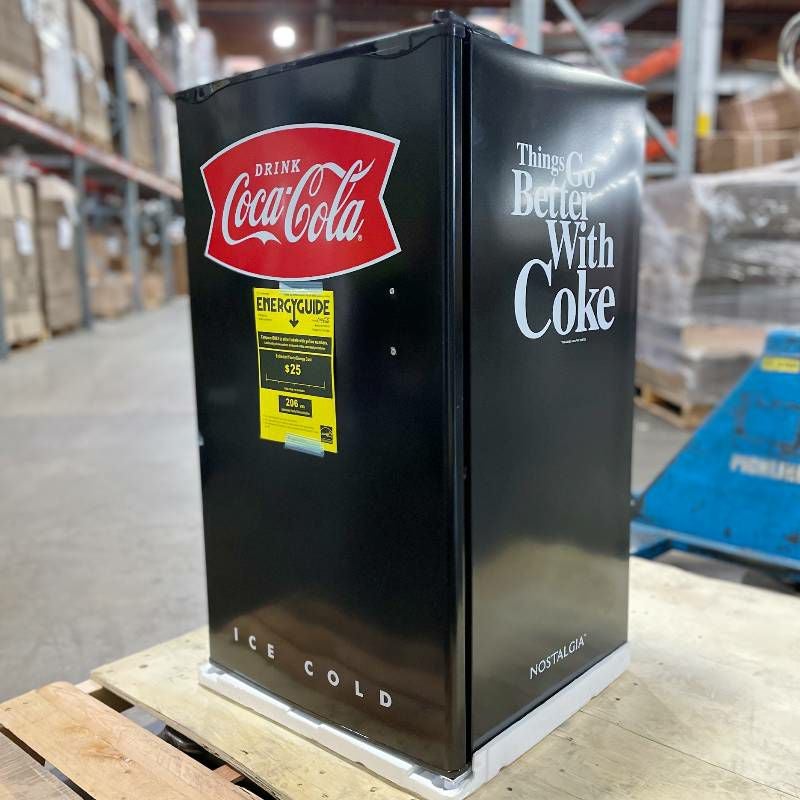 コカコーラ　冷蔵庫　cocacola Amazon | ミニ冷蔵庫、カウンタートップ冷蔵庫、コカコーラカー冷蔵庫