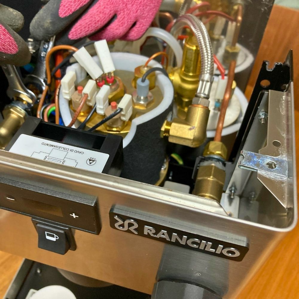 業務用エスプレッソマシン　内部整備済み／主要部品新品交換／チンバリ チンバリ エスプレッソマシン【業務用】｜株式会社エフ・エム・アイ