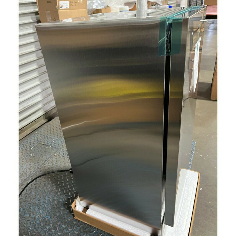 製氷機 1日11kg 屋外対応 排水不要 ビルトイン可 幅38cm ステンレス