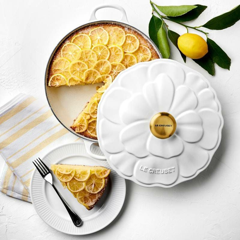 LE CREUSET 花形ホーロー鍋 イエロー ルクルーゼ ダッチオーブン ホーロー鍋 2.6L Le Creuset Enameled Cast