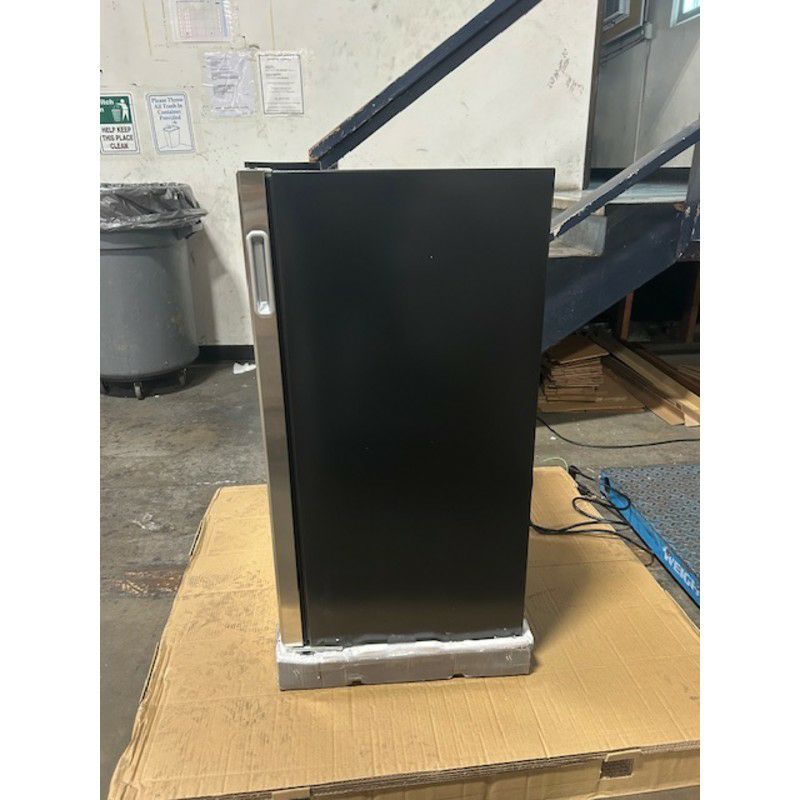 冷蔵庫ビルトイン最大177缶ビバレッジクーラーガラスドアステンレスニューエアーNewAirBuilt-InBeverageCoolerandRefrigerator,StainlessSteelMiniFridgewithGlassDoor,177CanCapacity,ABR-1770家電